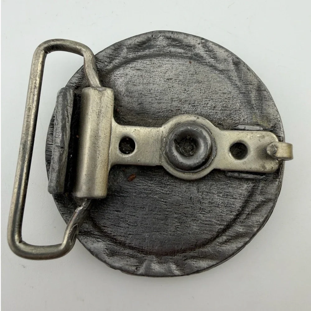 Vintage Hockey Belt Buckle Pewter/Silver Tone Vintage 3D Relief Sports Round